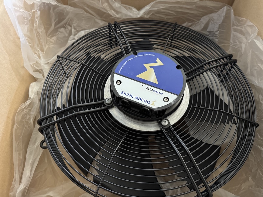 IMG_5424-Ziehl abegg FN040-6IK.BD.V7P1-1 vent.jpg